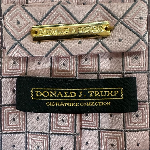 Donald J. Trump | (2) Men’s 100% Silk Signature Collection Luxury Neckties - Picture 10 of 10